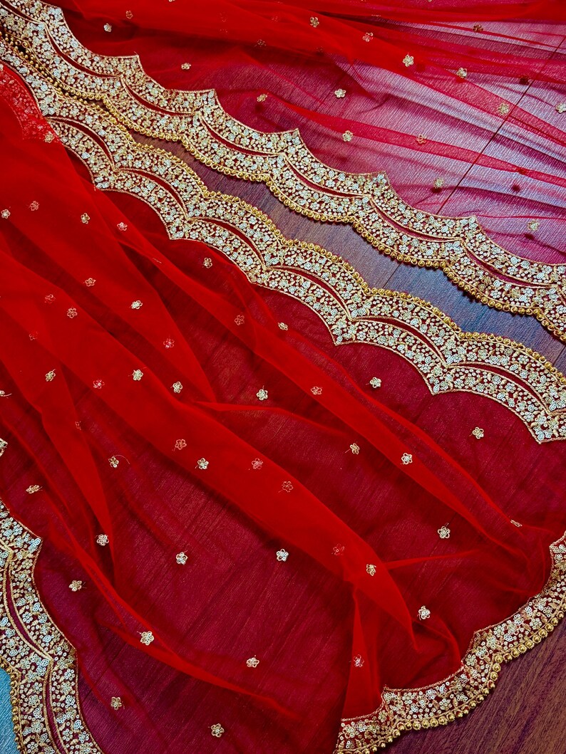 Dupatta de red de color rojo con zari dorado, lentejuelas y cuentas / Dupatta de color rojo / Dupatta roja con lentejuelas / Dupatta india para lehangas imagen 9