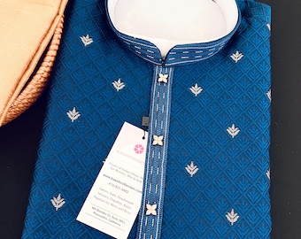 Conjunto de Kurta e Pijama em Seda Azul Pavão | Bordado Zari, Moda Étnica Masculina