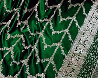Green Handloom Mashru Silk Saree with Muted Gold Zari Weave Necklace Design