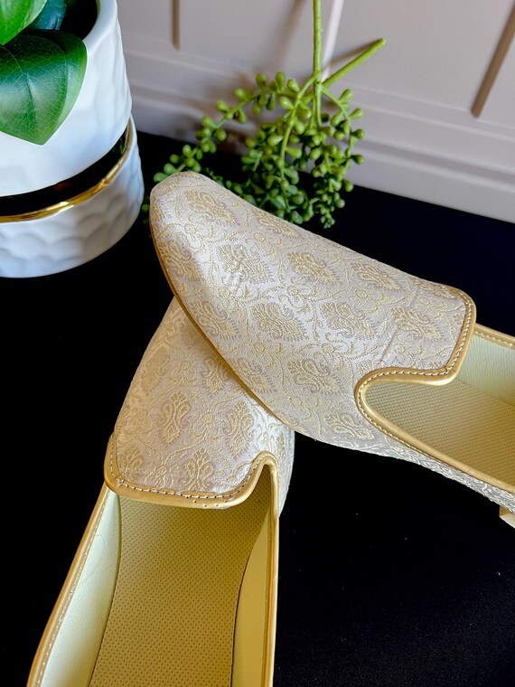 Handmade Mens Wedding Shoe in Off White for Men | Mens Shoes for Kurtas | Traditional Mojari Shoes | Indian Ethnic Wedding Footwear for Men