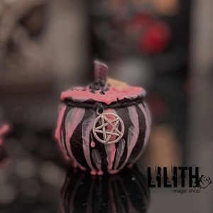 Demonic Passion Beeswax Ritual Candle of the series “Witch’s Cauldron”