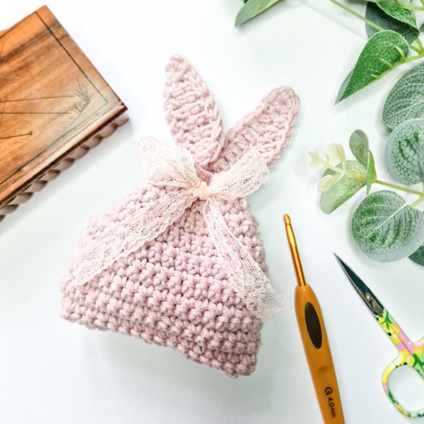 Easter Bunny Treat Pouch Bag Crochet Pattern. Cute bunny bag easy crochet pattern. Beginner.