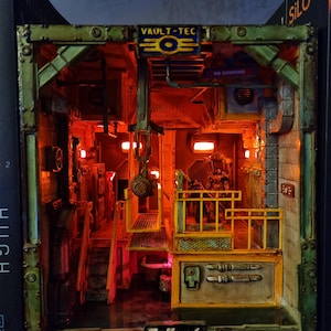 Fallout Inspired Vault-Tec Book Nook - Diorama de videogame, inserção de estante de livros, feito à mão