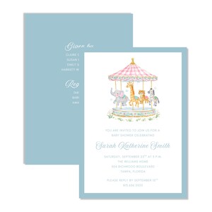 Może przedstawiać: Zaproszenie na baby shower z karuzelą. Karuzela przedstawia słonia, żyrafę, tygrysa i zebrę pod różowo-białym kratkowanym baldachimem. Tekst zaproszenia brzmi: "Zapraszamy na baby shower z okazji Sarah Katherine Smith."