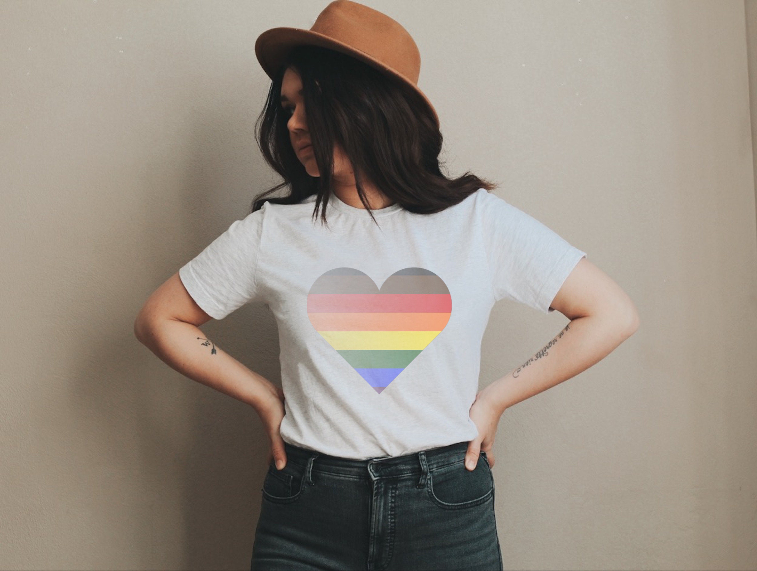 T-shirt Pride Arc-en-ciel Pour Femme - Manches Courtes - Matière Douce - Coupe Féminine - S à XXL
