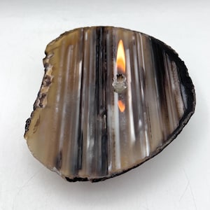 Gray Agate Oil Candle – Unique Stone Gift for Her or Him – Natural Crystal Rock Oil Lamp with Wick & Starter Oil – Housewarming or Birthday