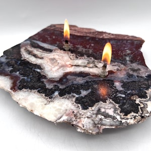 Red Agate Oil Candle with Two Wicks – Cady Mountain Paul Bunyan Rock Candle – 5.5”x10” Natural Stone Lamp – Gift for Candle Lovers