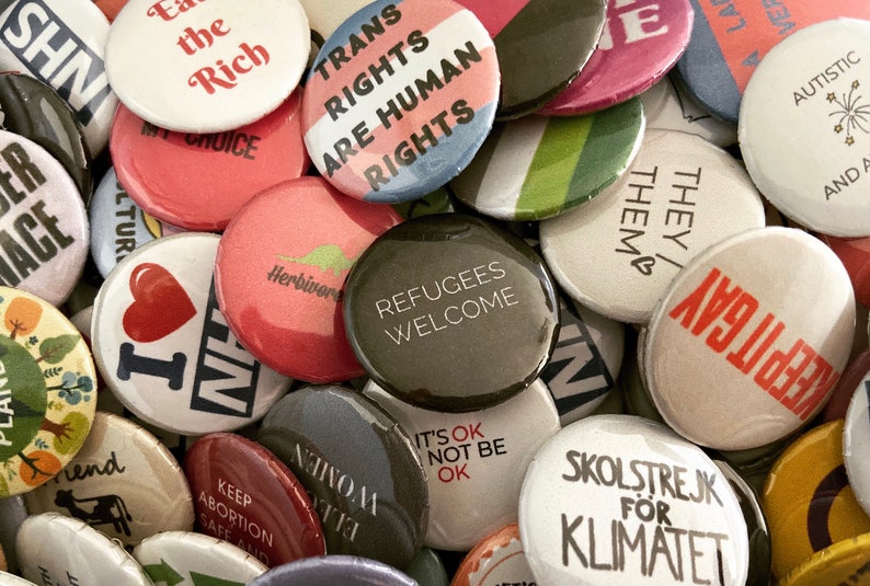 Super cute Valentine card with \u2018will you be in my social bubble\u2019 1 inch badge