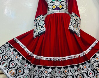 Robe brodée argent rouge afghane, robe aghani kochi, robes longues brodées, tenues de fête pour femmes, robe de mariée afghane, taille réglable