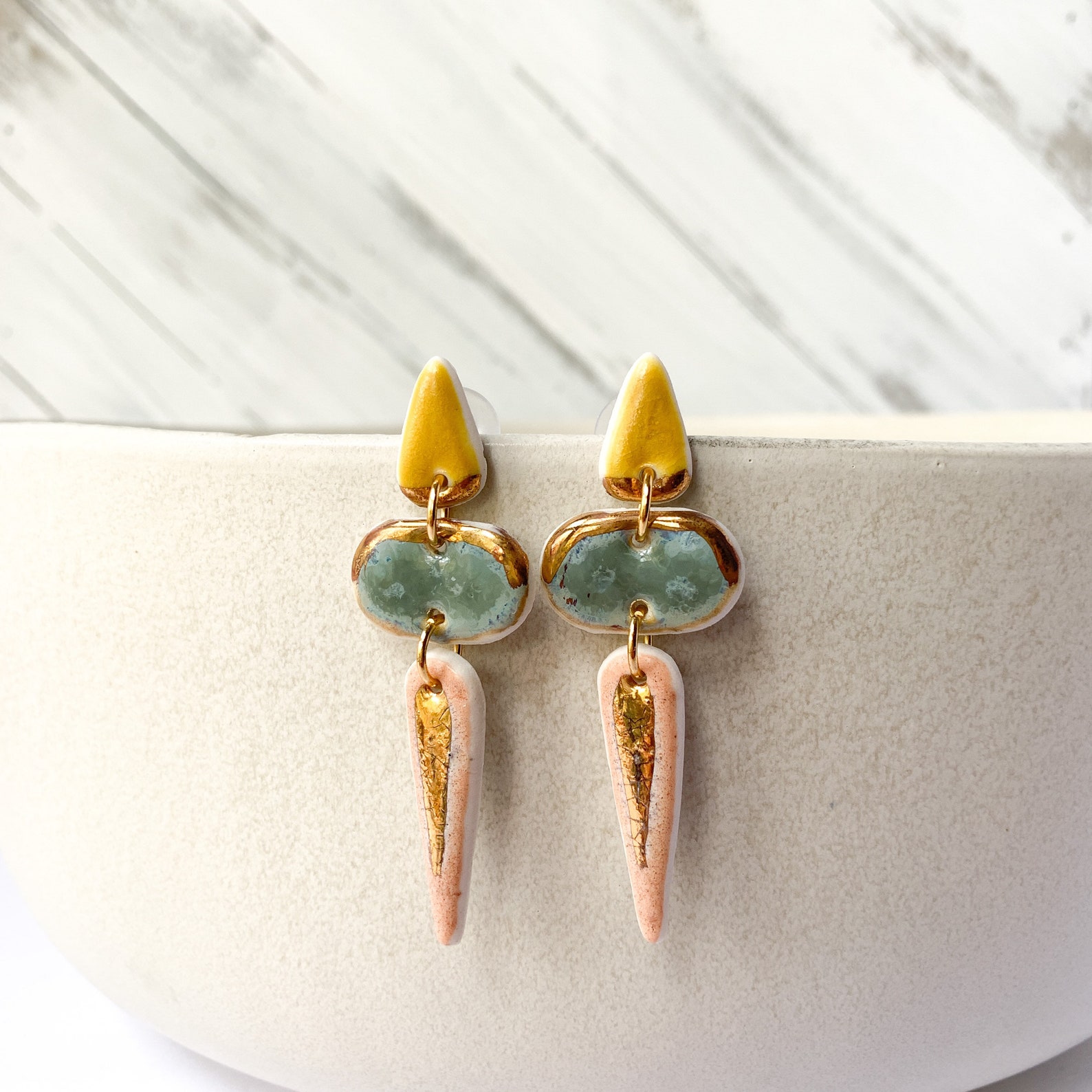 Statement Ohrringe Porzellan Curry gelb und Seafoam grün mit | Etsy