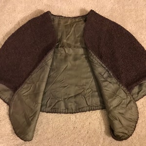 Vintage curly fur-wool?- deep dark mauve/maroon, fabric lined, unbranded capelet, large