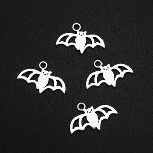 5 Bat Charms,Halloween Vampire Charms,Bat Pendant