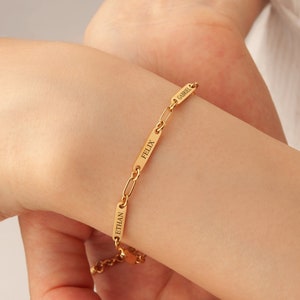 Custom Kids Name Bracelet - Engraved Name Charm Bracelet - Bracelet Gift for Mom - Grandma Bracelet - Mom bIrthday Gift - Personalized Gift