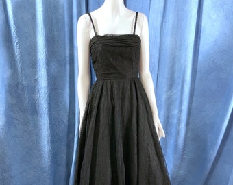 Vintage 1950's Black Dress Prom Fit & Flare Lace Tea Length Pretty Gown Size 8