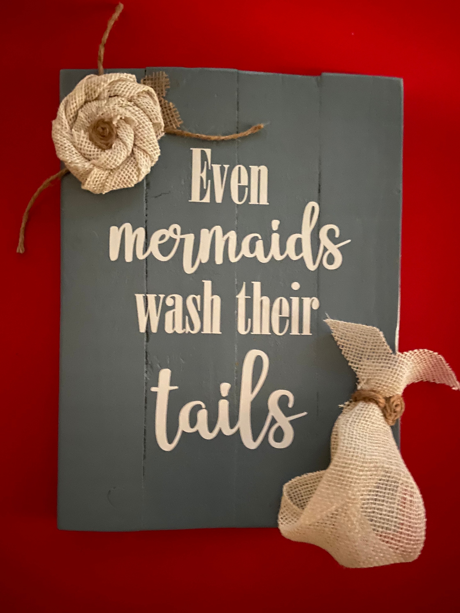 Incluso las sirenas se lavan la cola Barnwood cartel de baño | Etsy