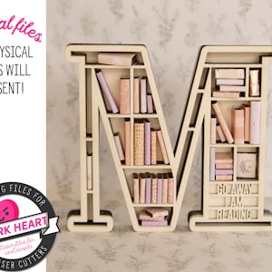 inicial svg estantería ornamento corte láser archivos para madera, grannycore regalo para bibliotecario, letra M bricolaje manualidades para regalos, adorno del alfabeto
