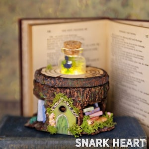 Tree mini bookshelf, Gnome home DIY SVG laser file for best selling craft supplies, Hobbitcore decor gift for housewarming, tree trunk stump