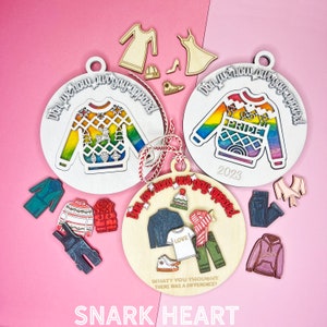 Fichier SVG gay pour Glowforge Aura, cadeaux de fierté pour hommes, cadeaux LGBTQ pour meilleur ami, décoration de Noël lesbien, cadeau de bricolage svg convivial pour débutants