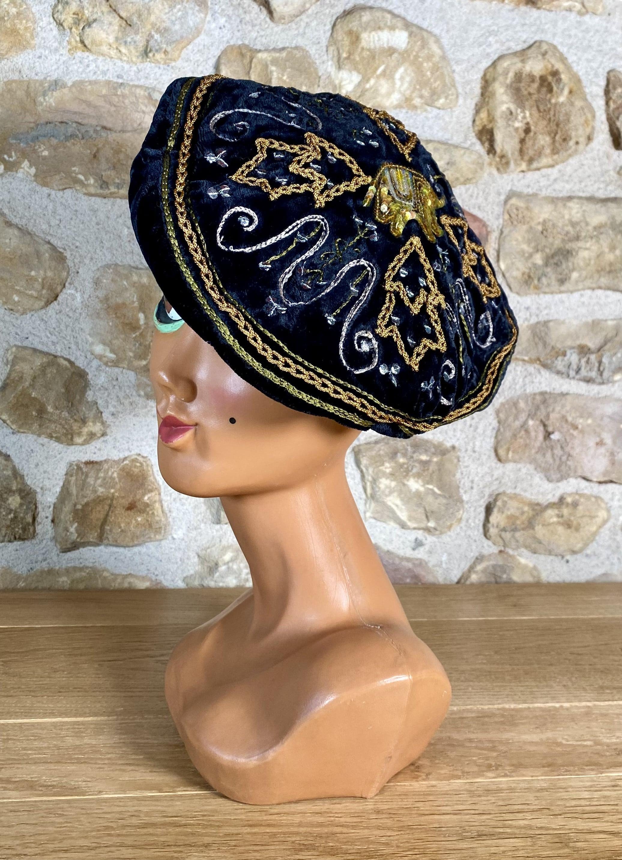 Vintage velvet beret with sequin elephant and embroidery - P&P incl.