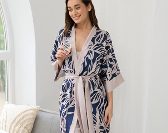 Silky bathrobe kimono and chemise, Soft printed robe with chemise, homewear set, women's dressing gown and robe with geometrical print