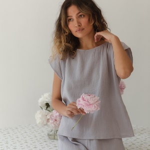 Gli indumenti da notte in mussola di cotone naturale, i pantaloni del pigiama e i pantaloncini super morbidi saranno il regalo migliore per Pasqua, regalo per la festa della mamma, confezione regalo per le donne