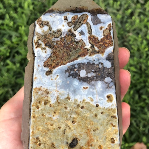 Extraordinary, chunky, 5” tall, 1 lb, 10 oz amethyst geode cluster shops tower with agate.