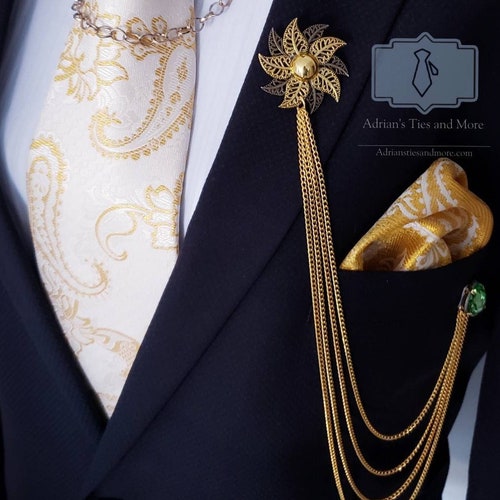 Elegant Emerald Green Crystal Lapel Pin W/lion & Gold Chains - Etsy