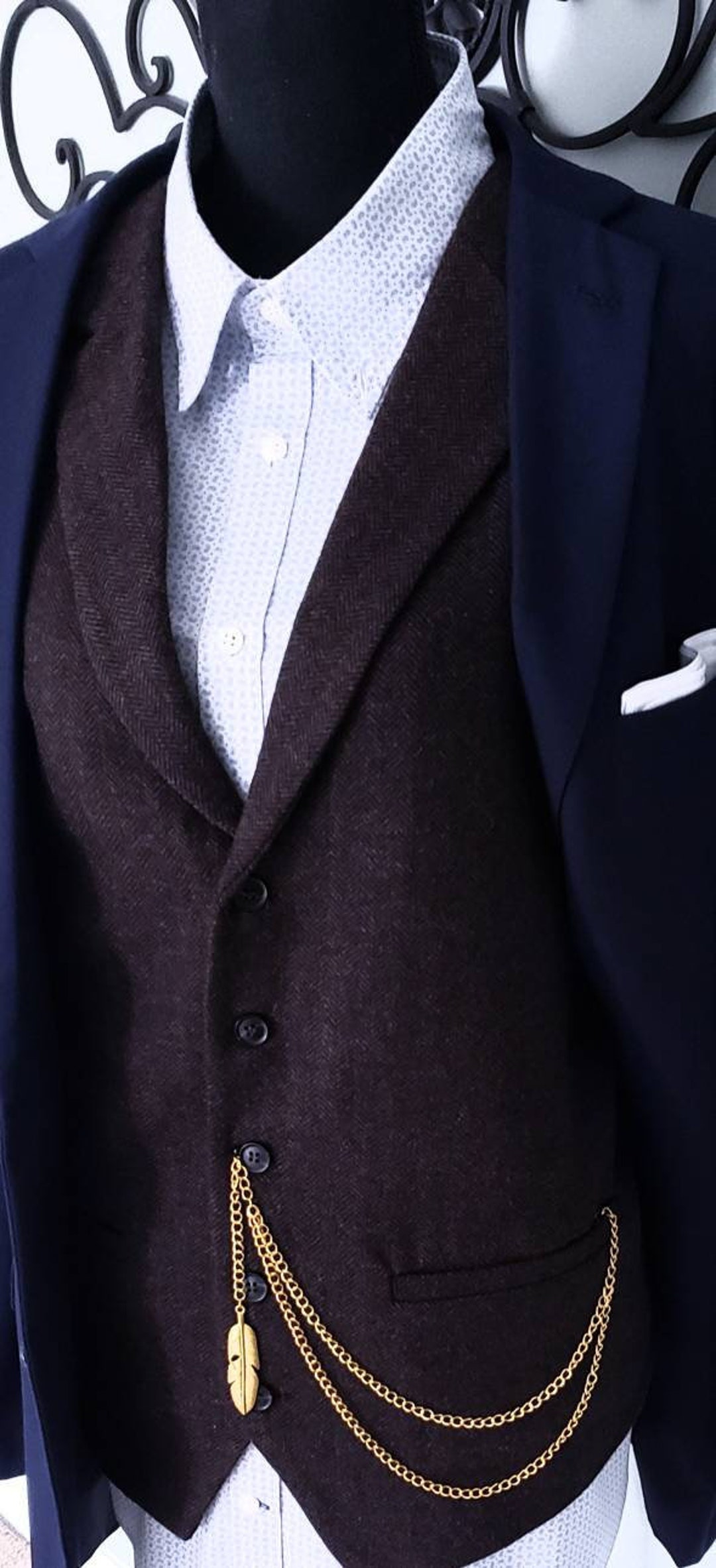 How to Wear a Pocket Watch in 2023  Look Cool Doing It