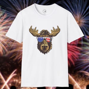Camiseta de alce con bandera estadounidense y gafas de sol, camiseta de vida silvestre