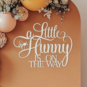 Un piccolo tesoro è in arrivo Cartello per decorazioni murali sullo sfondo del baby shower, striscione decorativo a tema ape in legno per cabina fotografica per bambini o bambine
