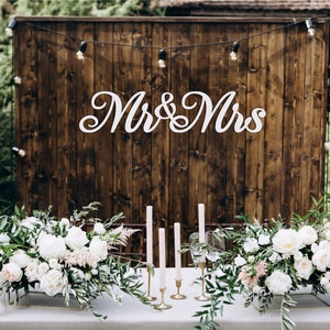 Mr and Mrs Sign, Mr and Mrs Hanging Sign, Mr and Mrs Sign for Sweetheart Table, Backdrop Wedding Sign, Mr and Mrs Head Table Sign, Mr & Mrs