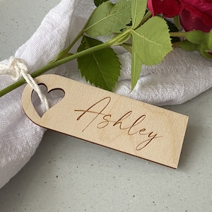 Cartes de nom de table en bois, étiquettes de nom en forme d'arche avec coeur, étiquette-cadeau en bois, noms de lieux de table de mariage, cartes de table de baby shower, étiquettes de nom uniques