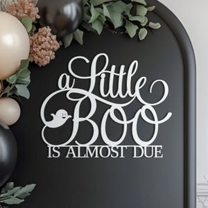 Cartello "Un piccolo Boo è quasi in arrivo" per decorazioni murali di sfondo per baby shower di Halloween, decorazioni in legno per il benvenuto a un bambino o una bambina, striscione a tema spettrale