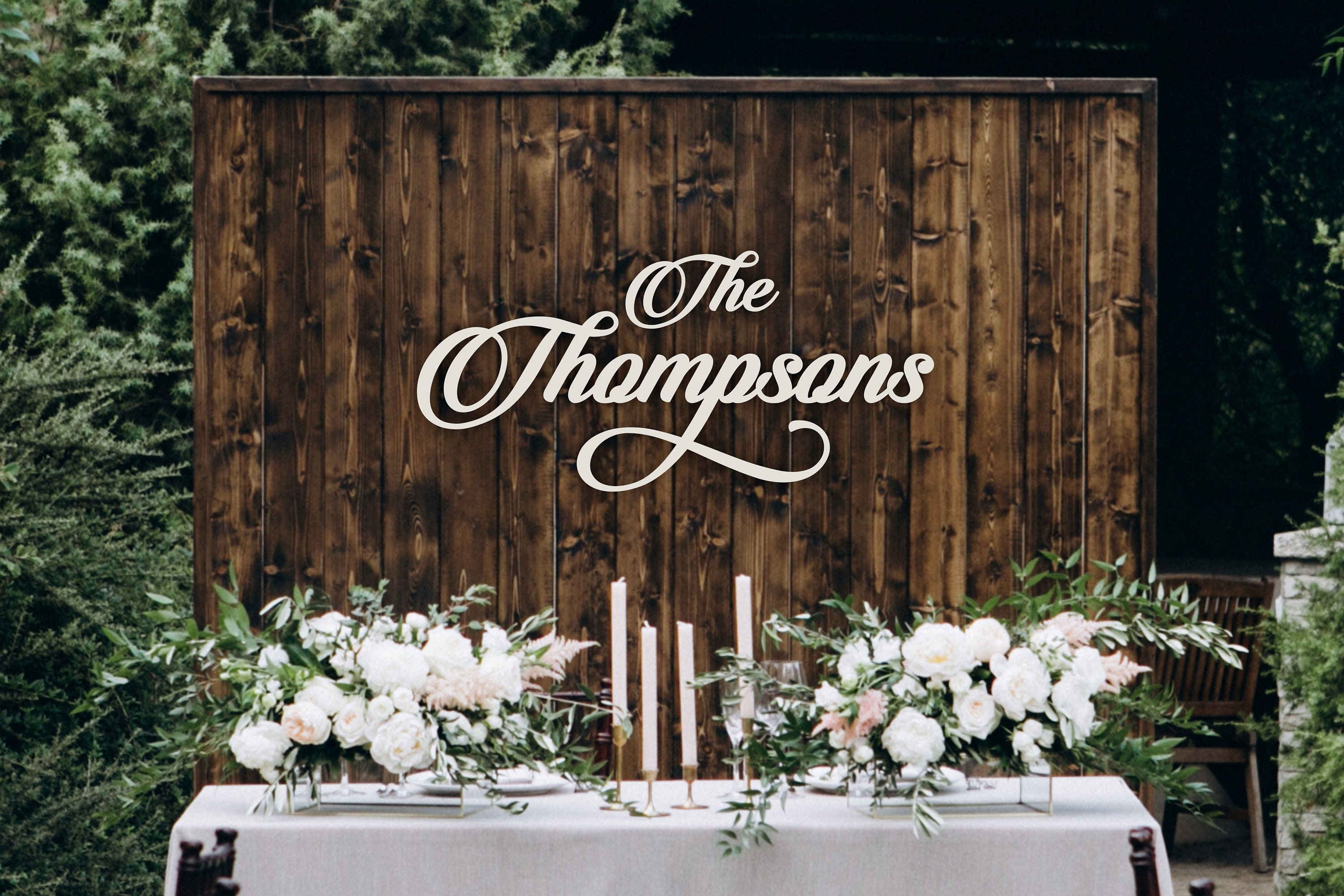 Teken familienaam hout, houten bord achternaam, teken bruiloft achternaam, gepersonaliseerd achternaamteken, teken kalligrafie, bord knipsel