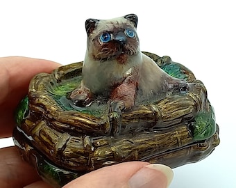 Russian Vintage Lacquer Box Fedoskino Cat on the Chest, jewellery box lacquer miniature, unusual shape