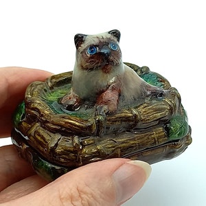 Russian Vintage Lacquer Box Fedoskino Cat on the Chest, jewellery box lacquer miniature, unusual shape