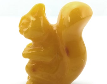 14.7gr Baltic amber carved figurine squirrel, genuine vintage egg yolk butterscotch Baltic amber squirrel carved sculpture