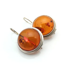 9.4gr Baltic amber vintage earrings with natural inclusions, vintage Baltic amber jewellery