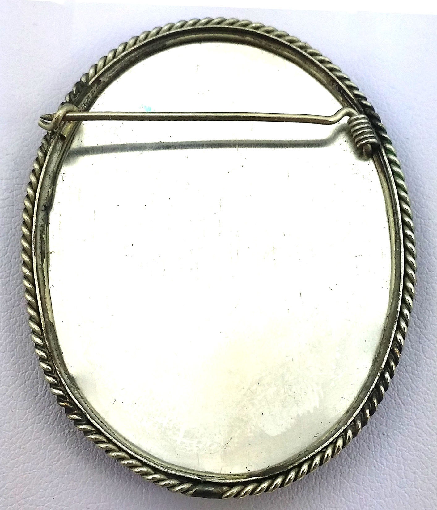 Broche Nacre FEDOSKINO – Paysage Russe Peint à La Main – Bijoux Femme