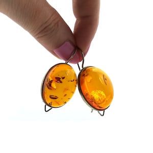 9.7gr Baltic amber vintage earrings, honey amber with natural inclusions