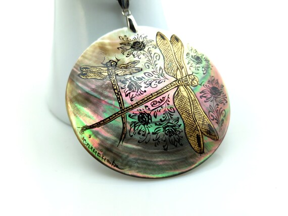 Dragonfly 3d hotsell necklace