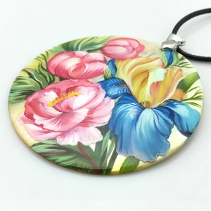 Mother of pearl shell 3D hand painted pendant necklace, natural shell jewellery, Summer Flowers, Birthday Gifts for Her, Gift Ideas