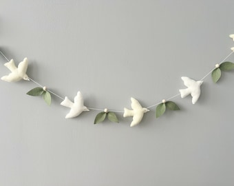 Felt Bird Garland: Spring Easter Decor, Nursery Banner (130cm)