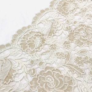 Bridal Floral Guipure- 52&quot; Wide- Ivory (2 Tone)- Scallop edge- Roses