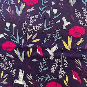 "Gelb, Fuchsia, Grün, auf Marine Blau ""Magic Fauna Mystik"" Rayon Challis Stoff