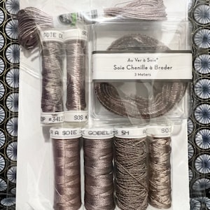 Au Ver A Soie- Ensembles de Soie - French Taupe