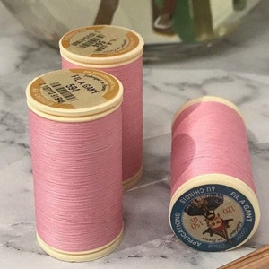 Sajou- No. 594- Light Pink GLOVING THREAD- Fil a gant au Chinois