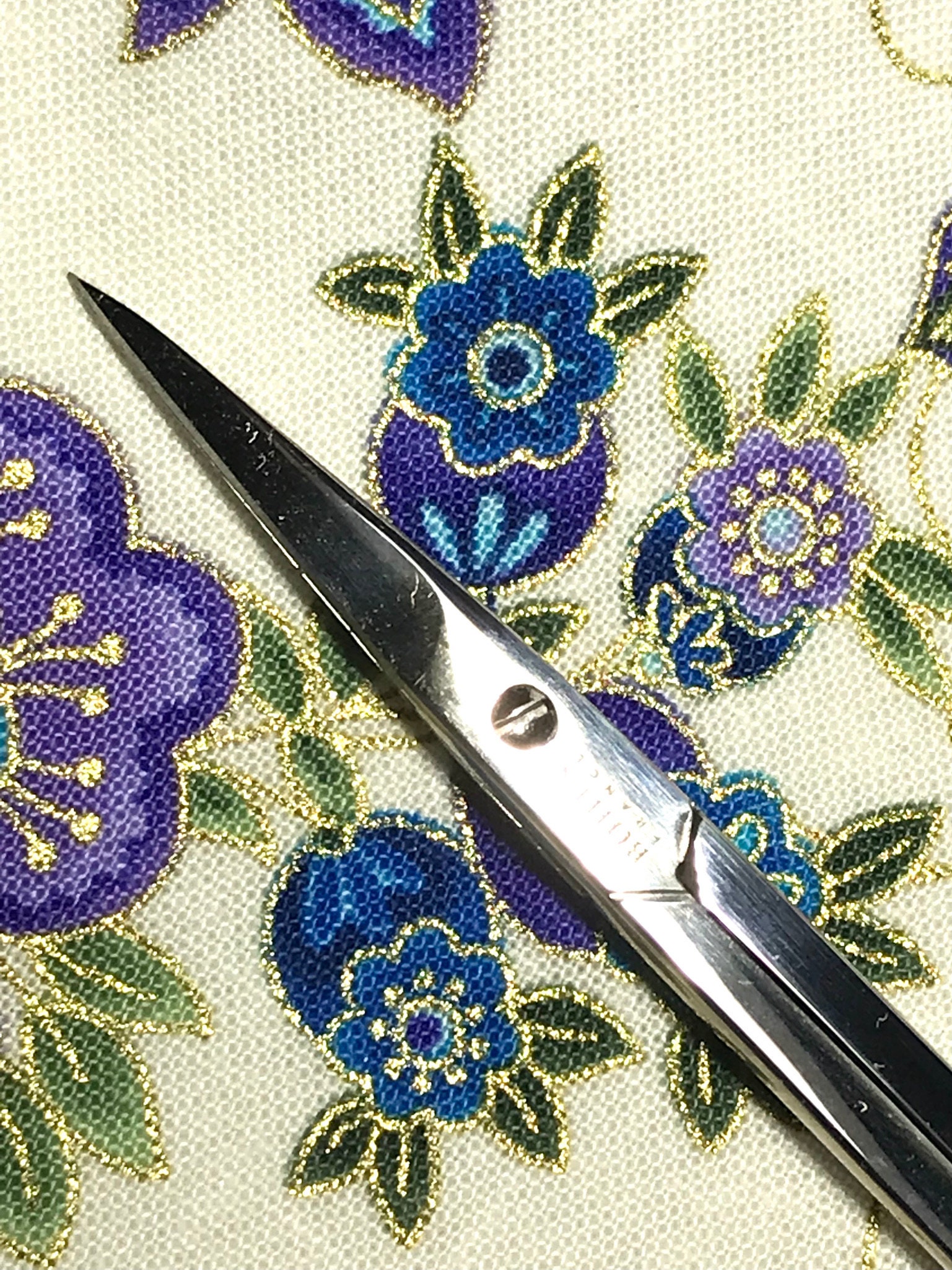 Bohin Gaucher left-handed embroidery scissors - Maydel