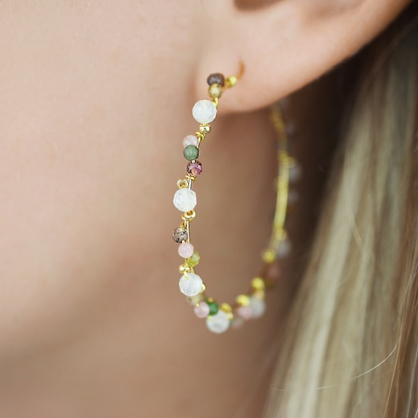 Boucles d'oreilles tourmaline, créoles acier inoxydable doré et pierres naturelles multicolore, tourmaline, pierre de lune, bijou pour femme