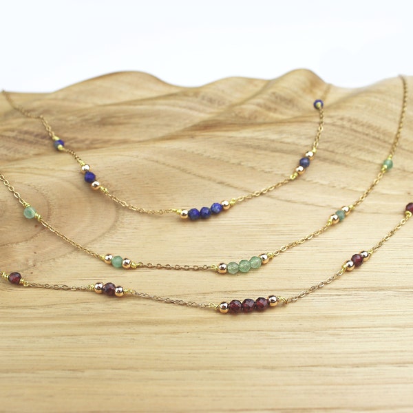 Collier fin et minimaliste en acier inoxydable doré et perles en pierre naturelle à facettes, aventurine, grenat, lapis lazuli